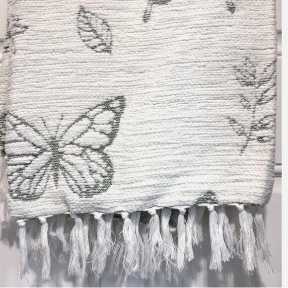 Nicole Miller Green Butterfly Chenille Throw Blanket Oversized Ivory Tassels NEW - Picture 3 of 6